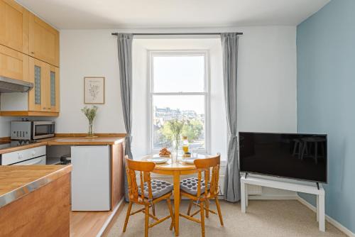 Old Town Apartment | The West Bow View Apartment