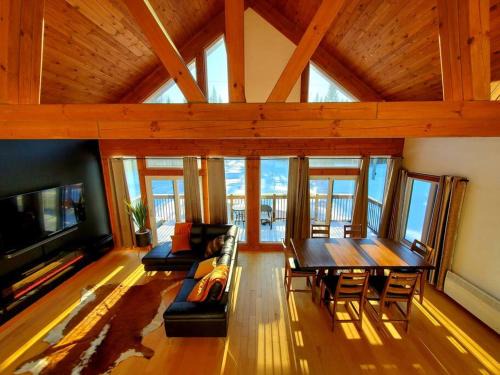 Shannon Ski Chalet | The Western Spa Sauna Bar & Billiards