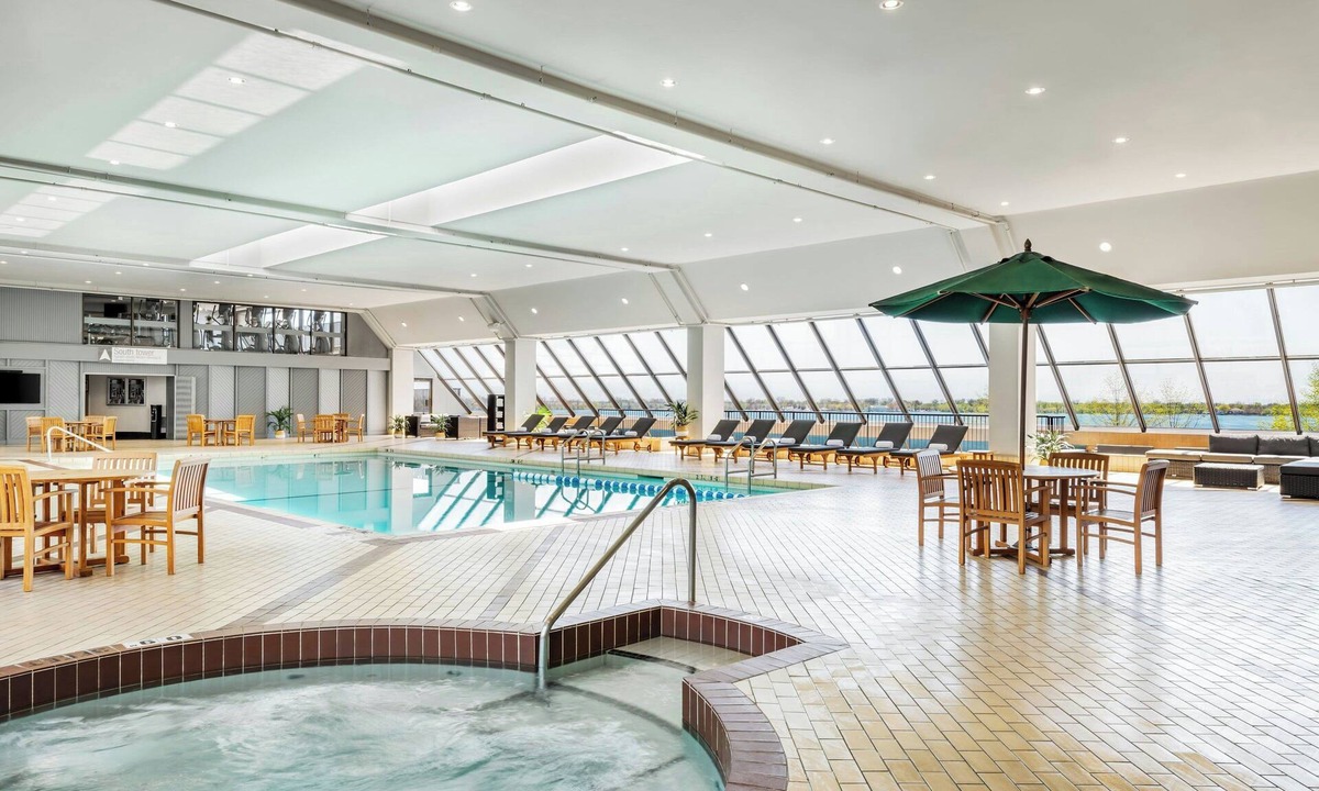 Central Waterfront Hotel | The Westin Harbour Castle, Toronto