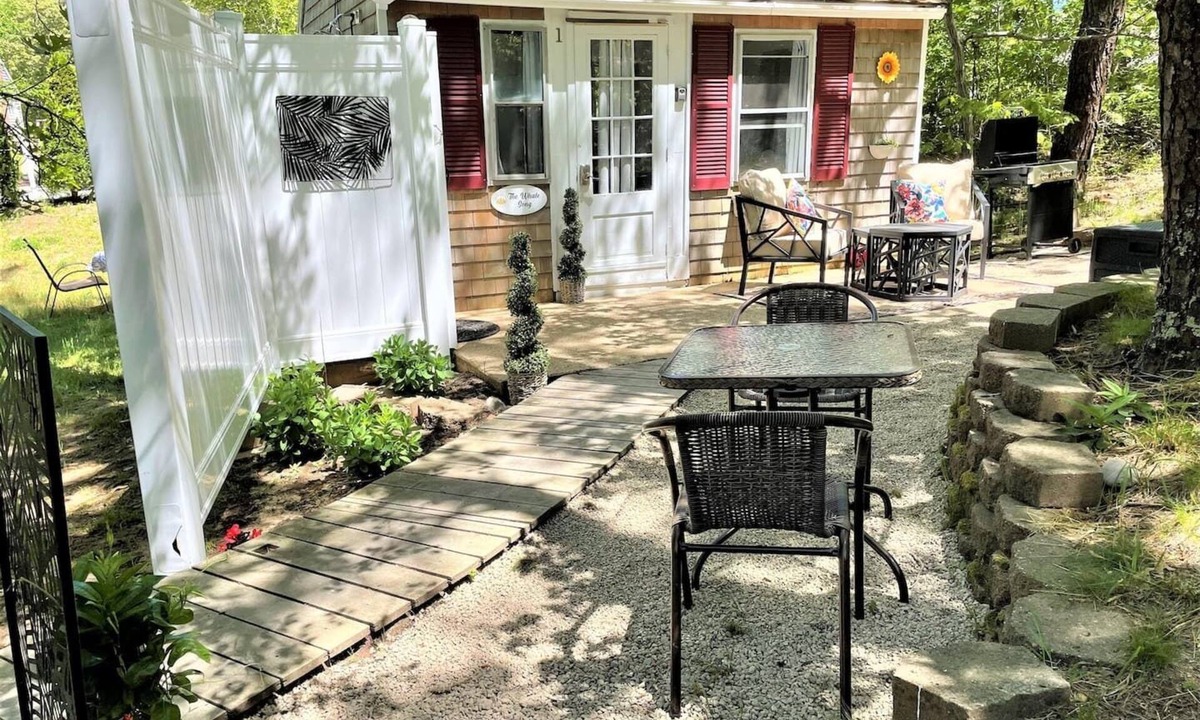 Eastham Cottage | 🐳 The Whale Song - Dog-Friendly Studio