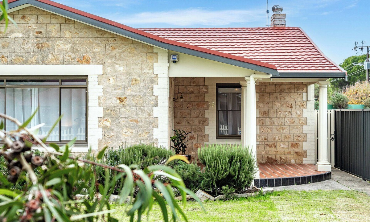 Goolwa House | The Wharf House Goolwa