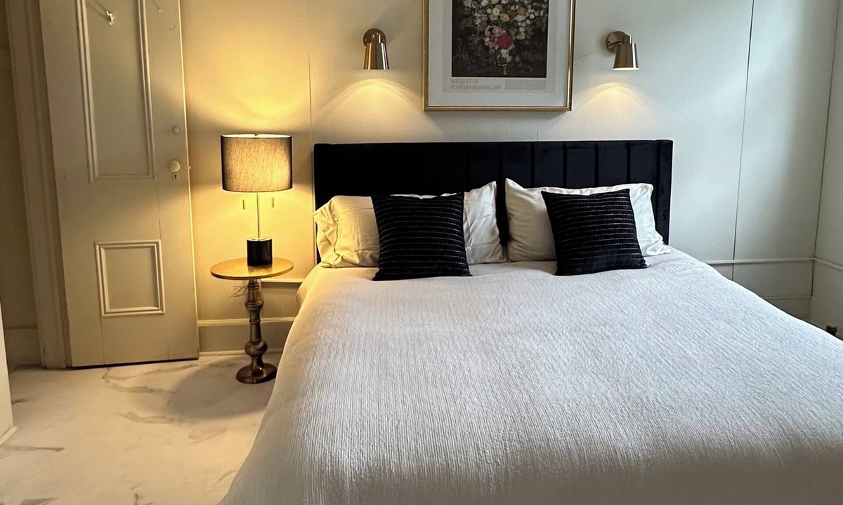 South Main Street Apartment | The Wheat House on Main (Unit 2)