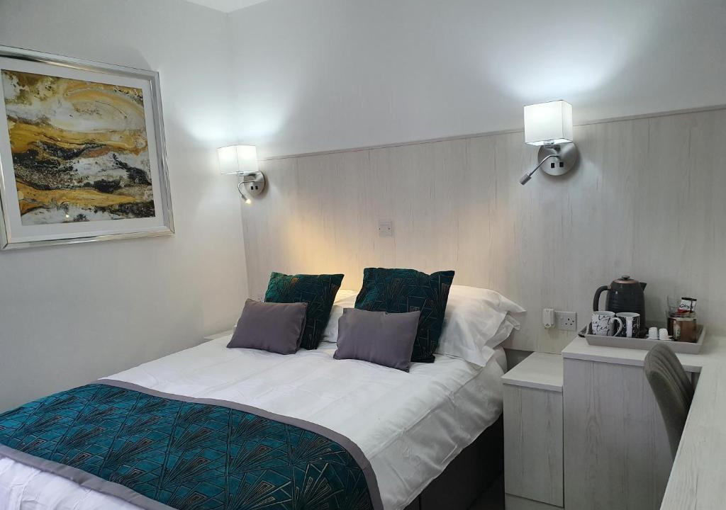 Atherstone Hotel | The Wheatsheaf Inn