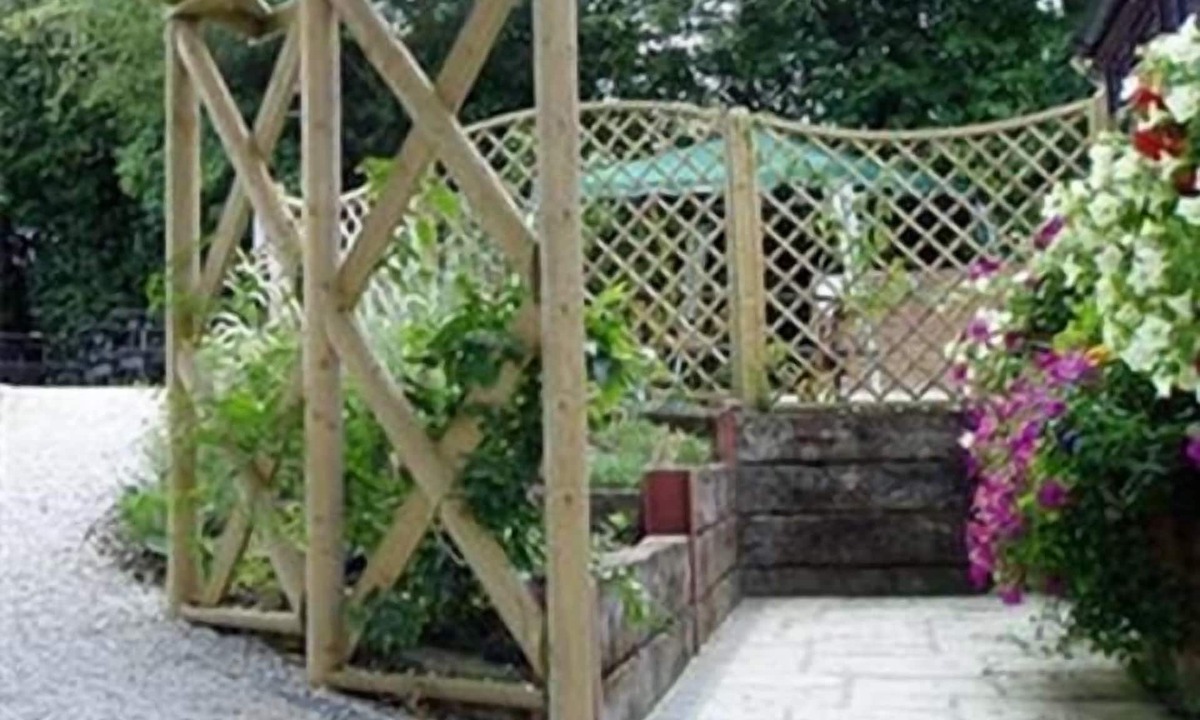 Cuckfield Hotel | The Wheatsheaf Inn