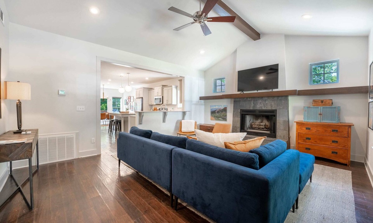 Fayetteville House | The Wheel Inn