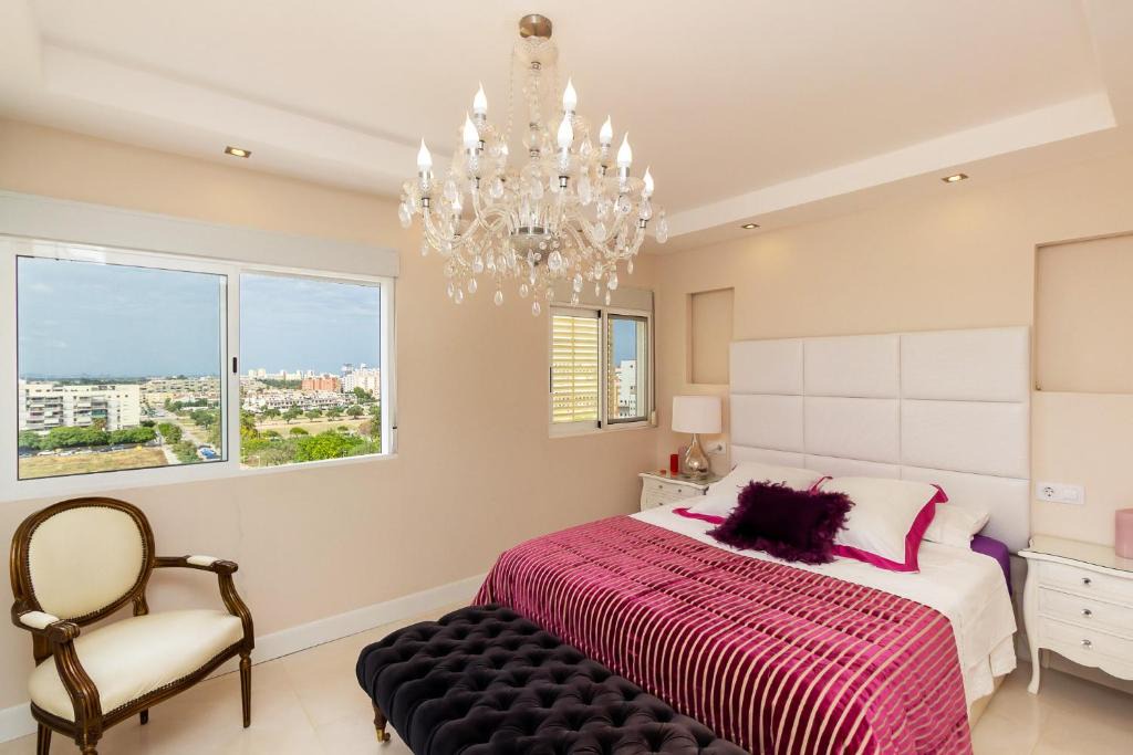 Playa Pobla de Farnals Apartment | The White Apartment: Luxury, Beach and Design