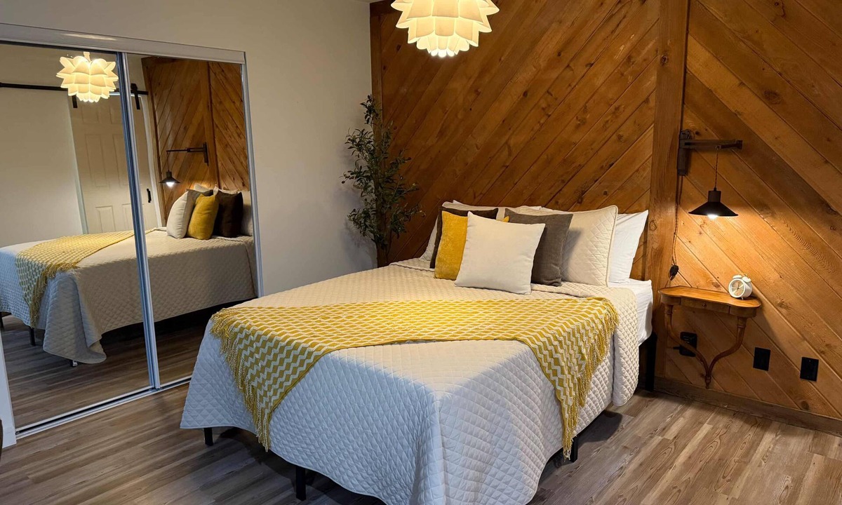 Lutz Cottage | The White Door Studio.