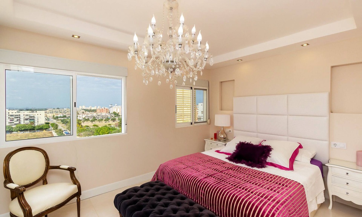 Playa Pobla de Farnals Apartment | The White Apartment: Luxury, Beach and Design.