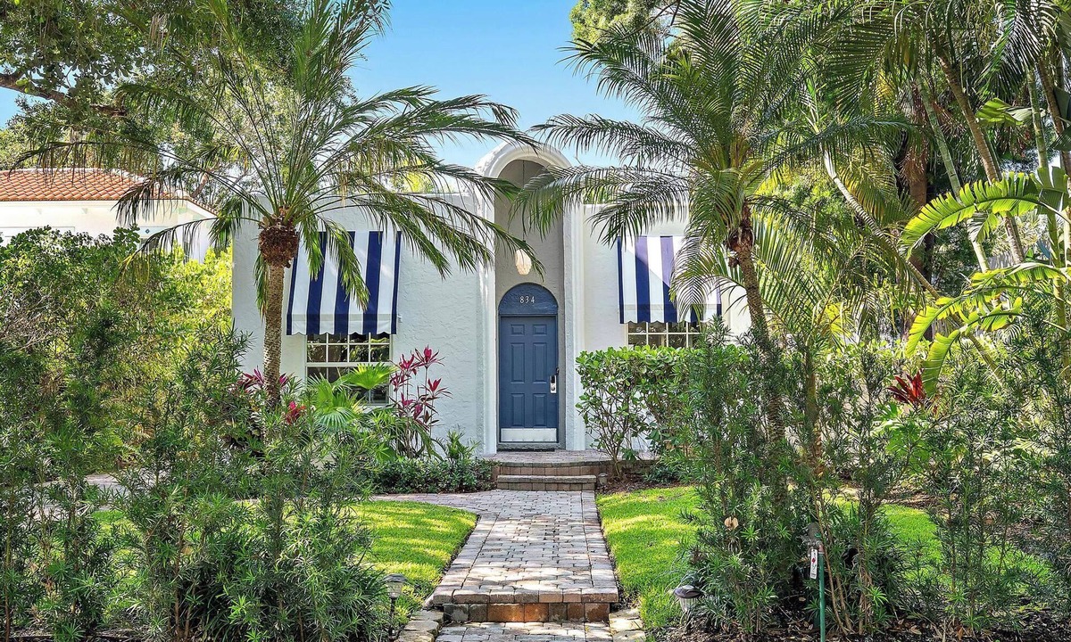 Poiciana Park II House | The White Flamingo - Tropical Escape with Guest Cabana and Salt Water Pool