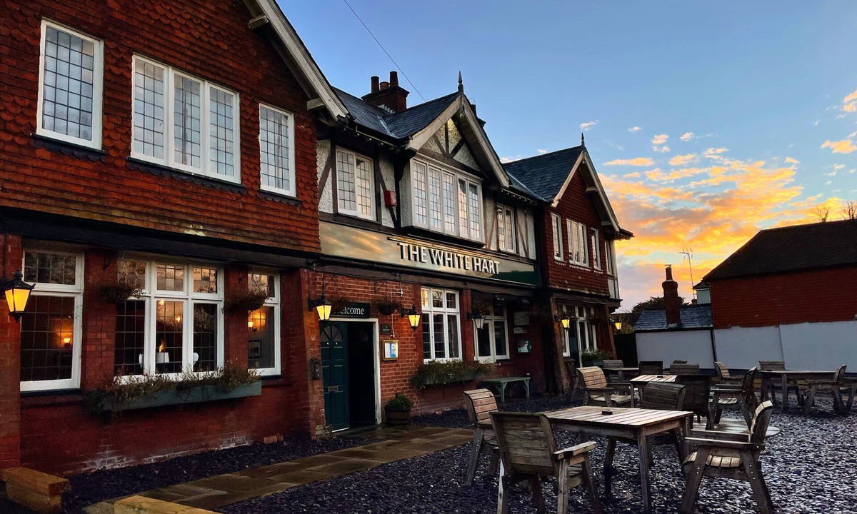 Holybourne Hotel | The White Hart