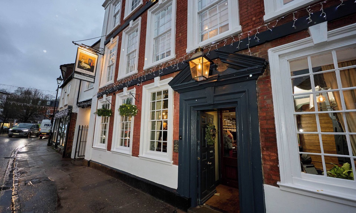 Ampthill Hotel | The White Hart