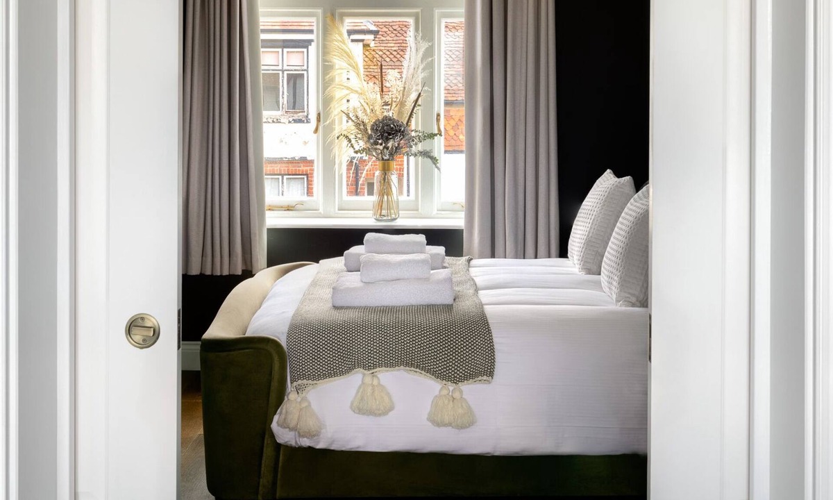 Wadhurst Hotel | The White Hart