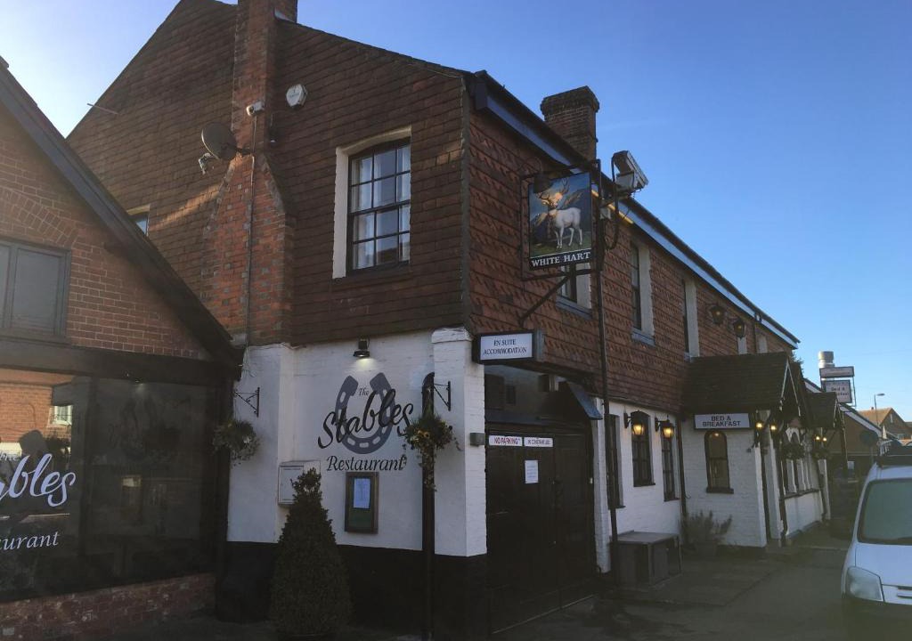 Cranleigh Hotel | The White Hart pub and rooms