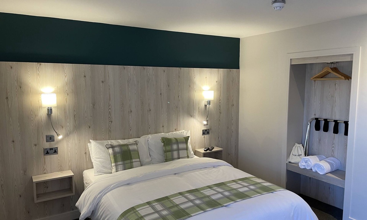 Cranswick Bed & Breakfast | The White Horse