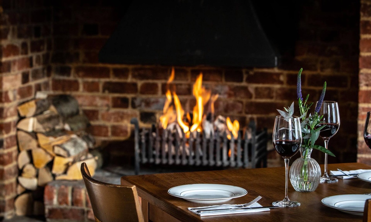 Boughton-under-Blean Hotel | The White Horse