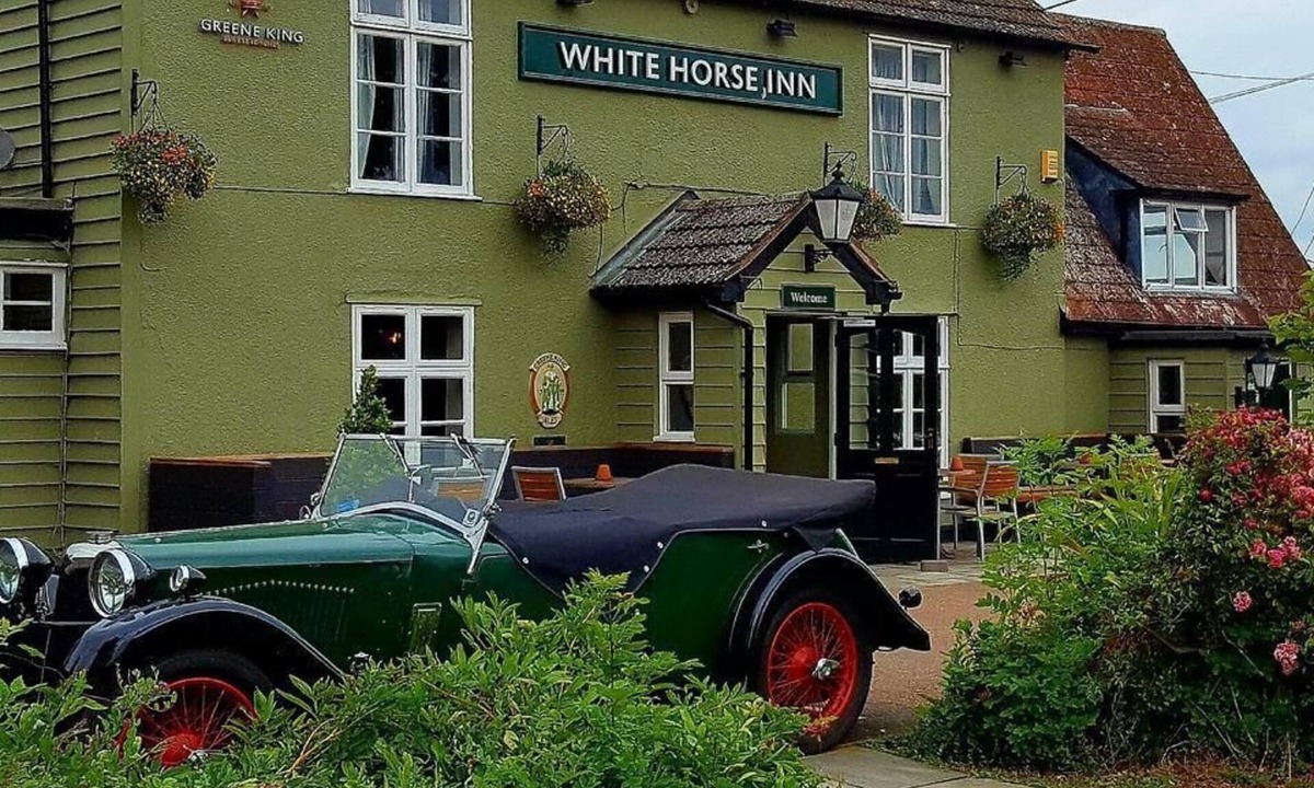 Cambridge Hotel | The White Horse Inn