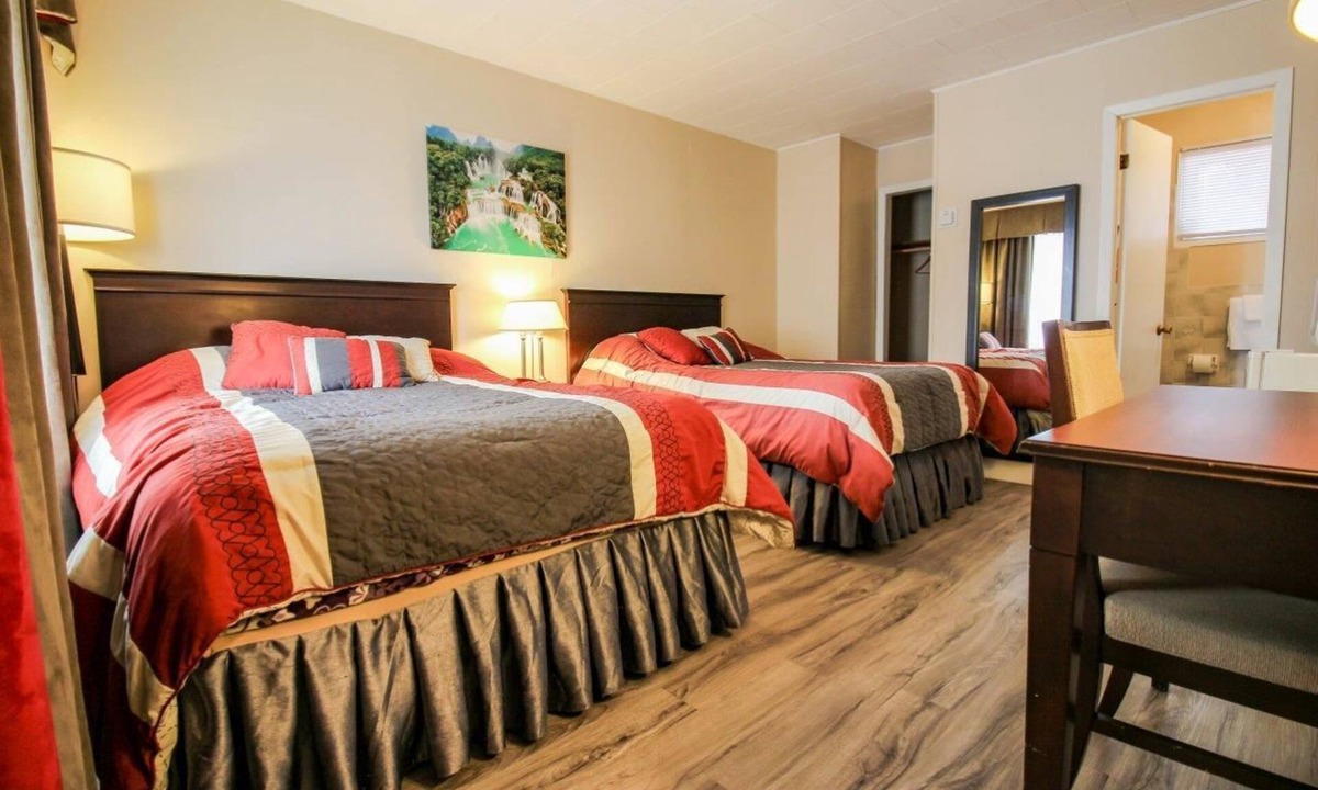 North River Hotel | The White Horse Motel