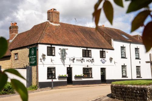 Rogate Hotel | The White Horse, Rogate