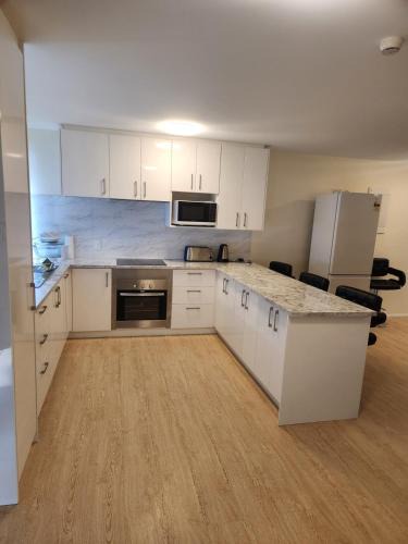 Tokoroa Apartment | The White House Apartment