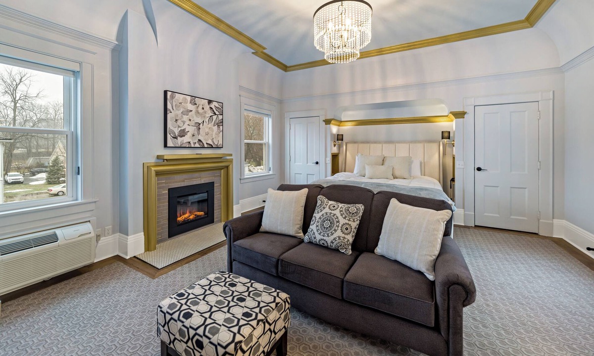 Fredonia Hotel | The White Inn