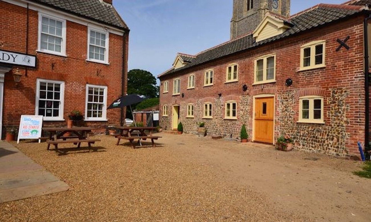 Worstead Bed & Breakfast | The White Lady