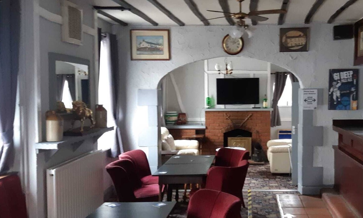 Grantham House | The White Lion