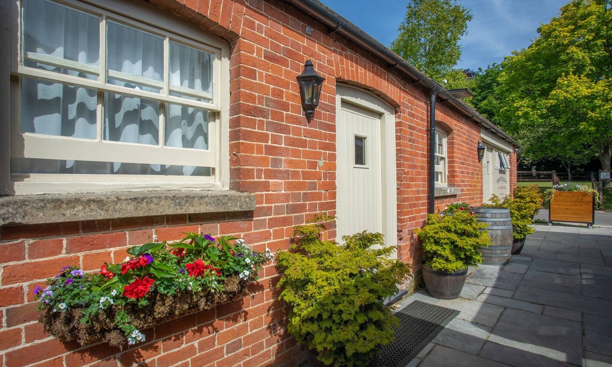 West Meon Hotel | The White Lion