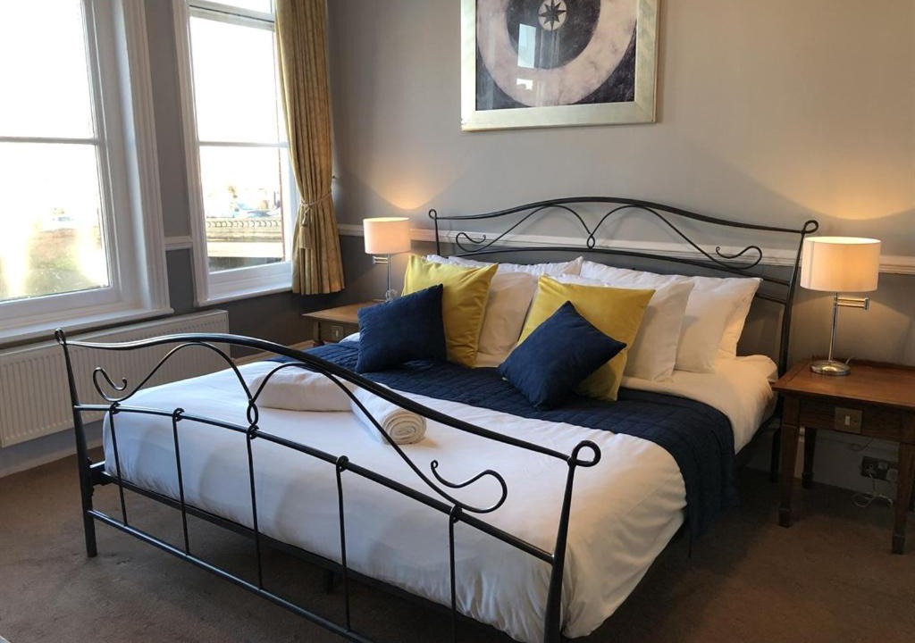 Wisbech Bed & Breakfast | The White Lion Hotel