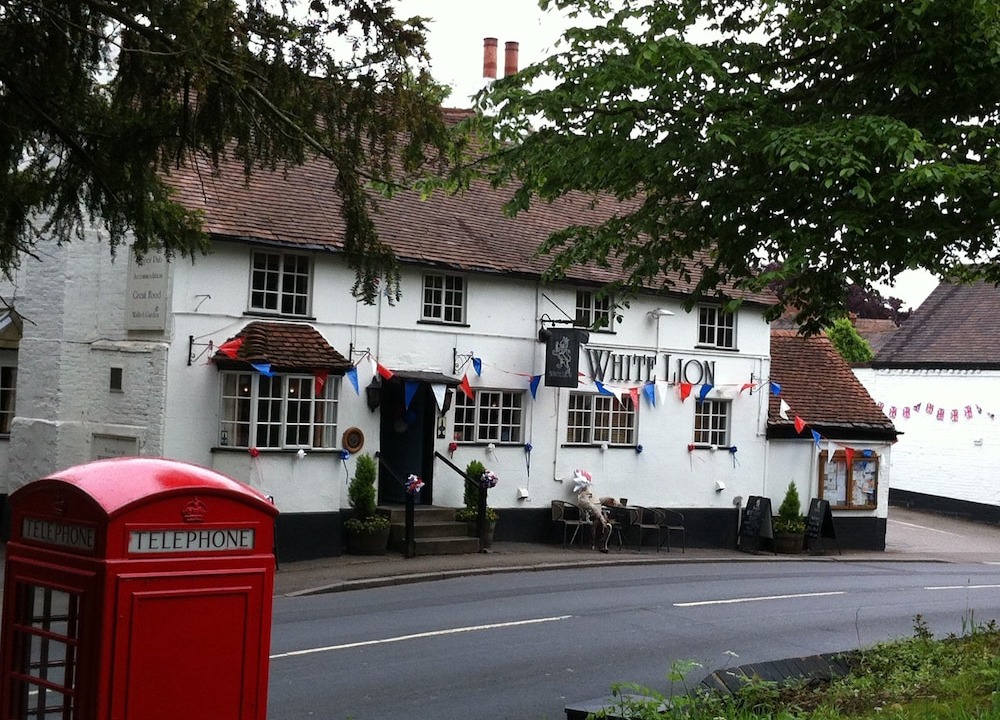Hampton-in-Arden Hotel | The White Lion Inn