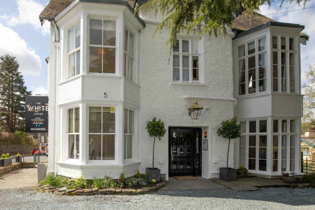 Bowness-on-Windermere House | The White Lodge