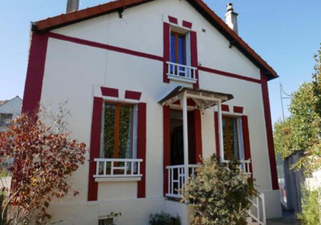 Meaux House | THE WHITE & RED HOUSE
