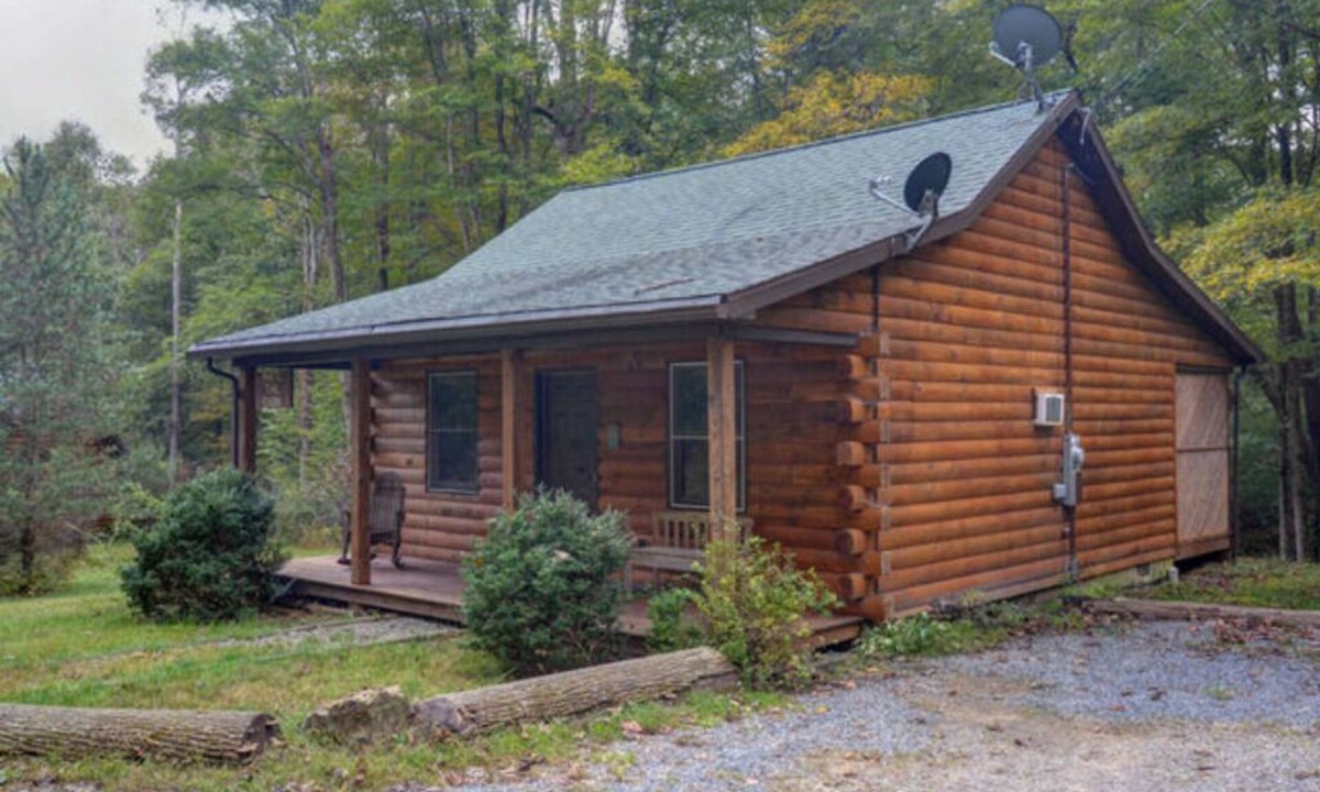 Bruceton Mills Cabin | The White Tail Cabin