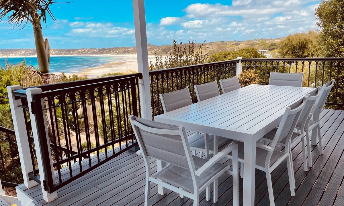 Emu Bay House | The Whitehouse