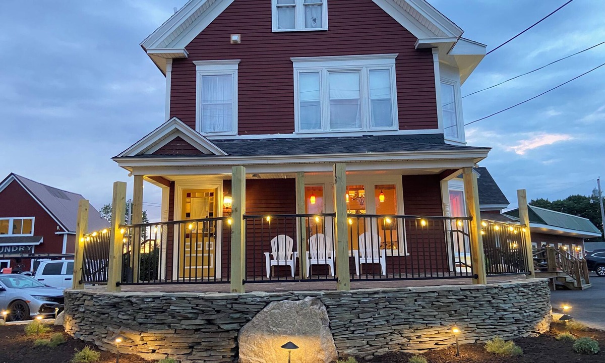 Lincoln Hotel | The Whitetail and Suites