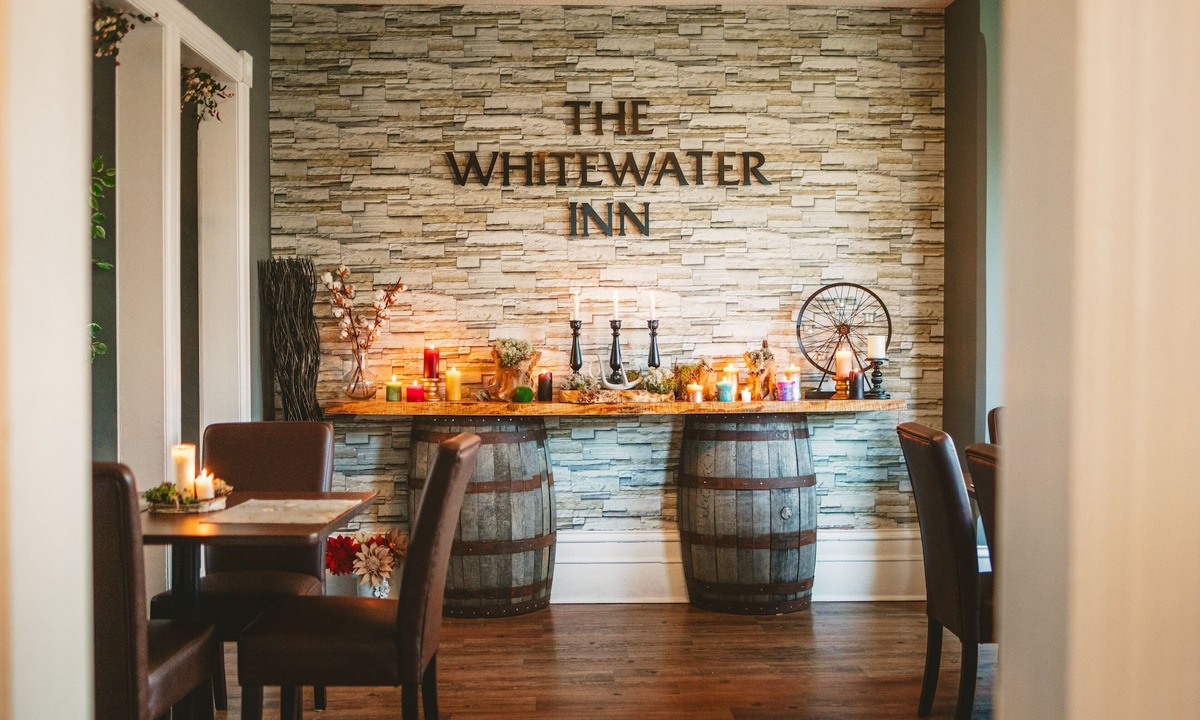 Whitewater Region Hotel | The Whitewater Inn