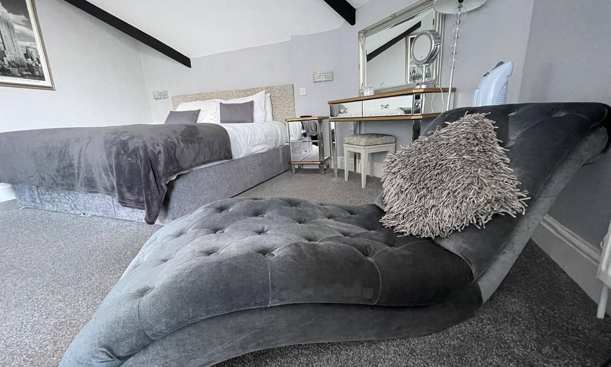 Hull Hotel | The Whittington & Cat