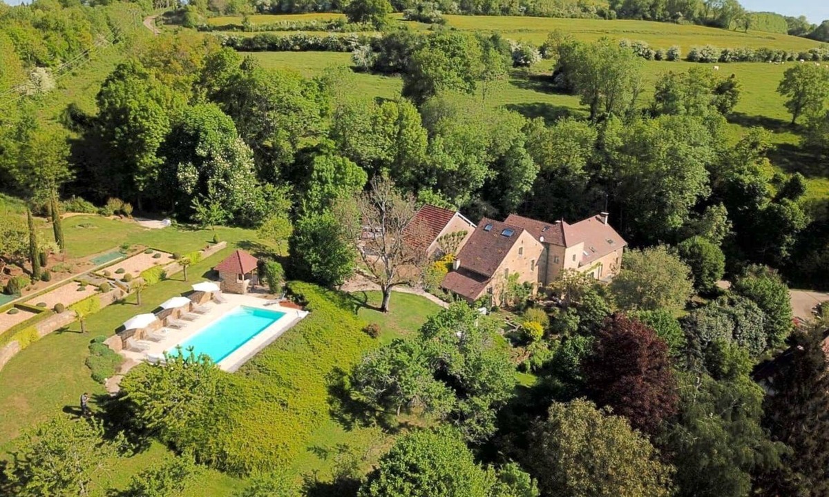 Montoillot House | The whole area - CLOS DE FOUGERES