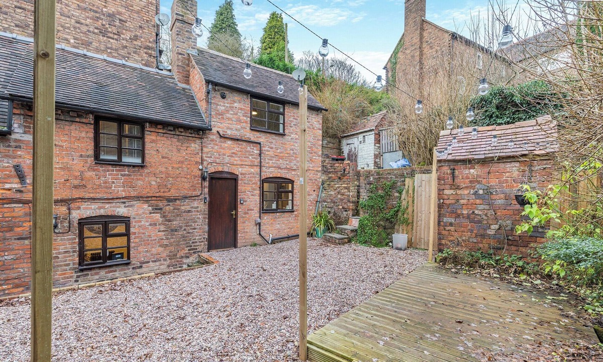 Ironbridge Cottage | The Wild Cherry Tree Retreat