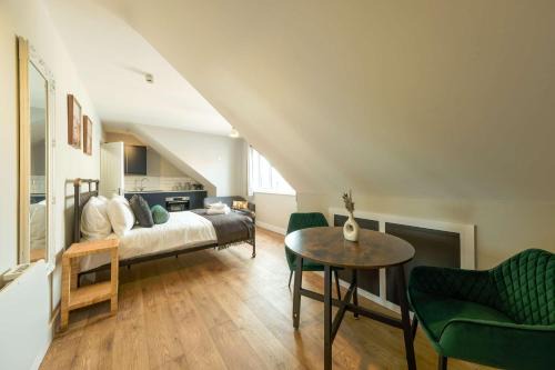 Bradley Stoke Apartment | The Willow - Studio 14