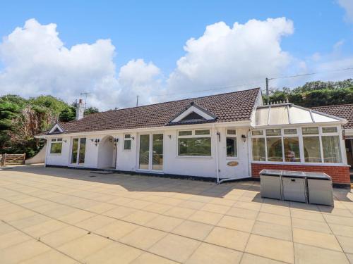 Acrefair House | The Willows