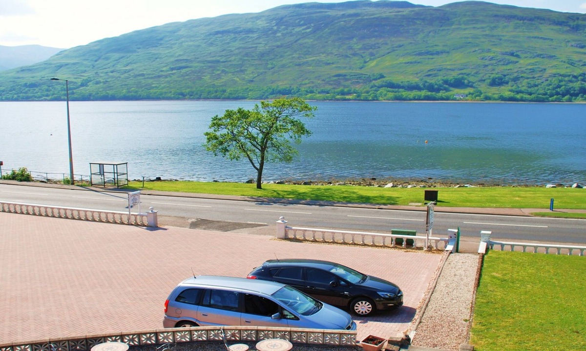 Fort William House | The Willows - Room Only Accommodation