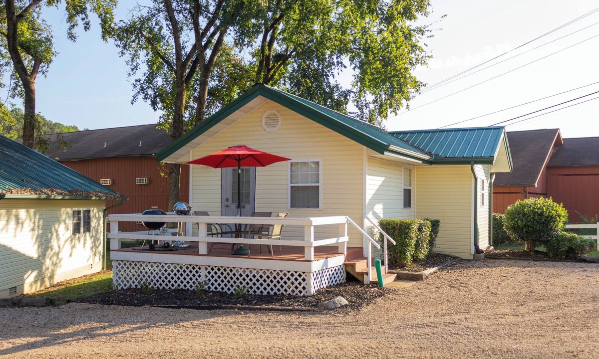 Norfork Cabin | "The Wilson Cabin" Cozy Accommodation on the River