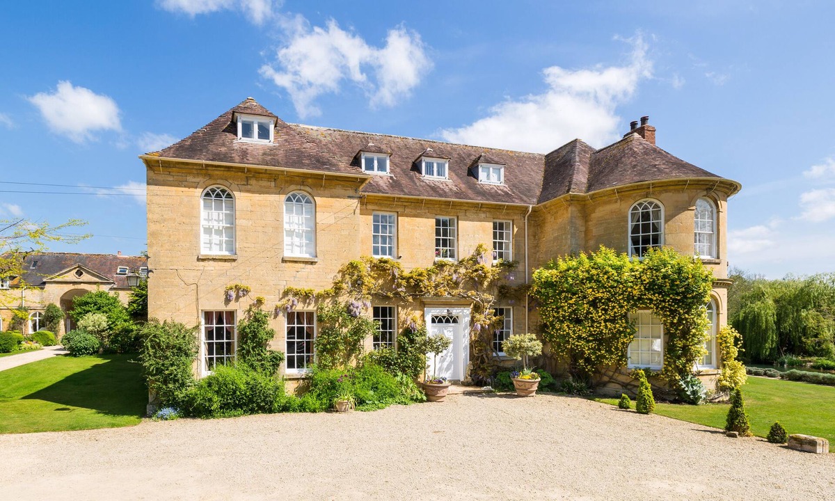 Kemerton Bed & Breakfast | The Wisteria Room