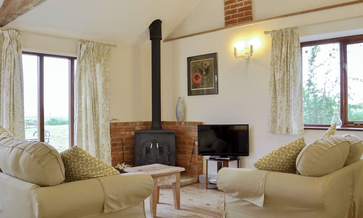 Hinton Cottage | The Wood Shed - E1919