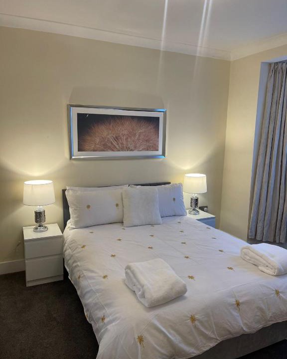 Roding House | The Woodford Home