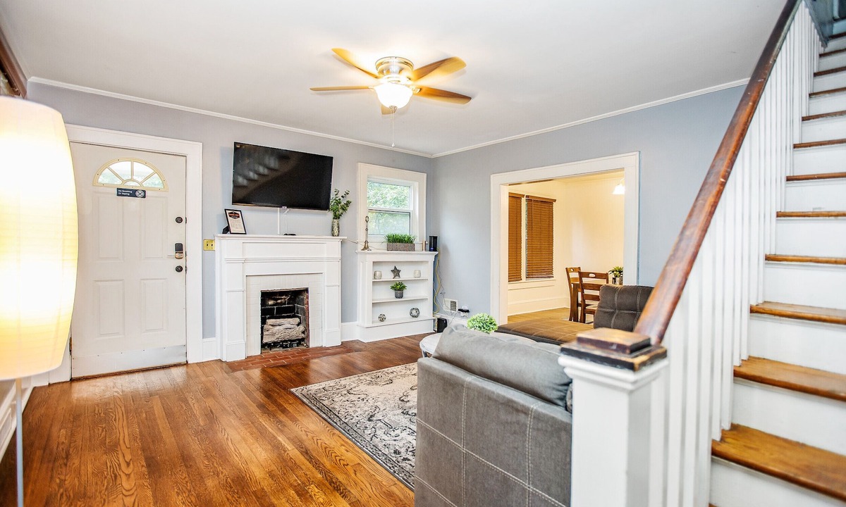 Fayetteville House | The Woodside Guest House II