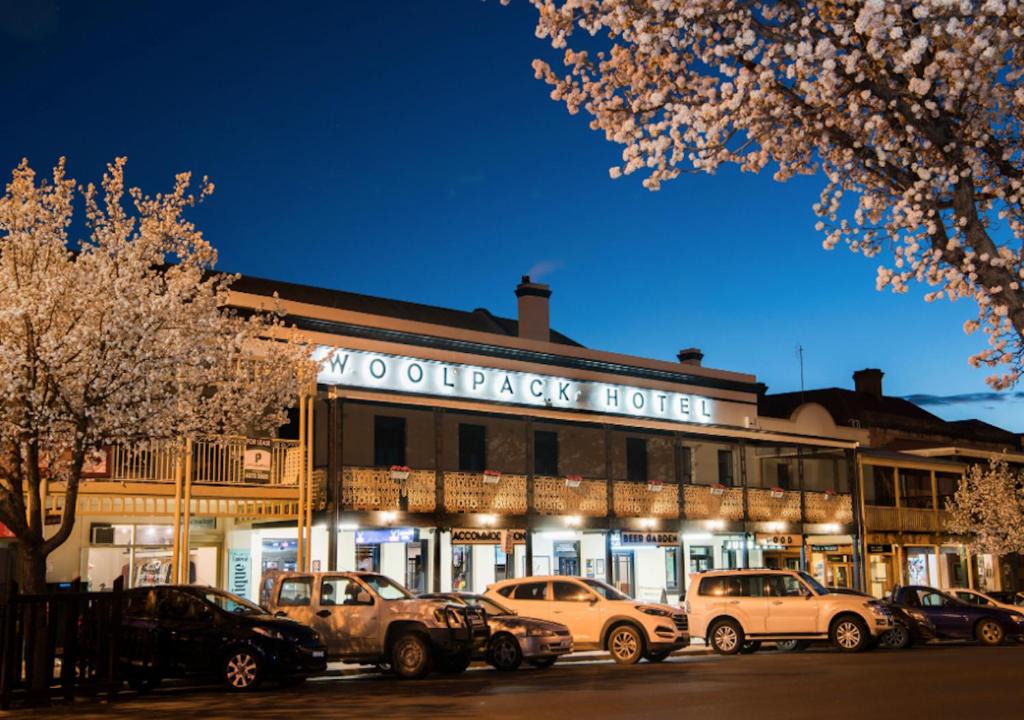 Central Mudgee Hotel | The Woolpack Hotel