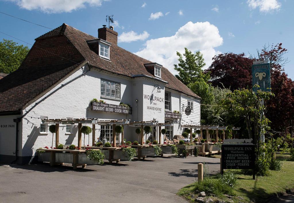 Wavehorne Hotel | The Woolpack Inn