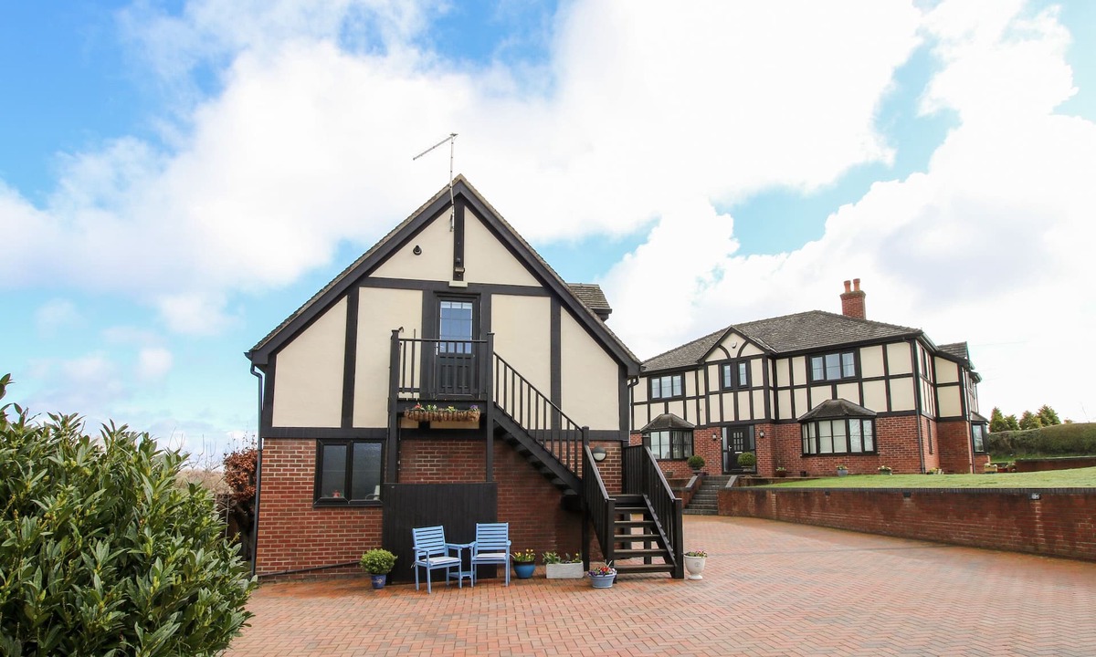 Felton Cottage | THE WYNNSTEAD ANNEXE, with a garden in Oswestry