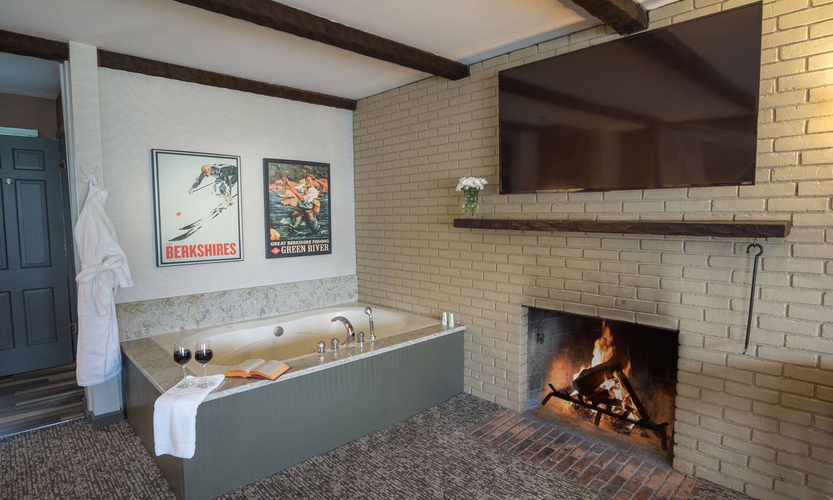 Lenox Hotel | The Yankee Inn